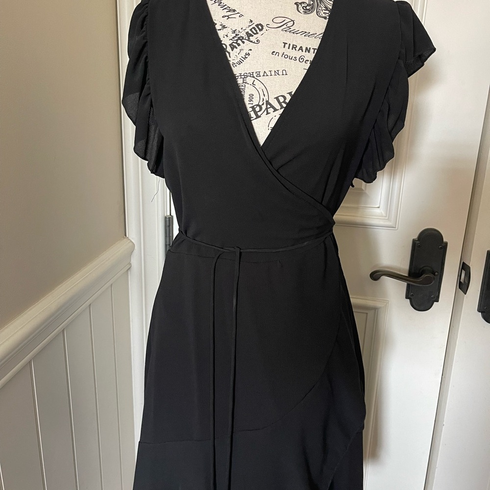 Tyche Black Sheath Dress V-Neck Flutter Sleeves